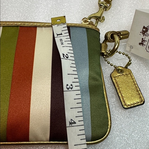 NWT Coach legacy print Women's wristlet - Picture 10 of 10